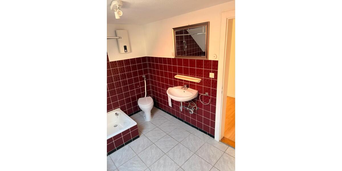 Dachgeschoßwohnung Sachsenhagen - 5 Zimmer, 103 m&sup2;, 630&euro; | Angebot:26018151