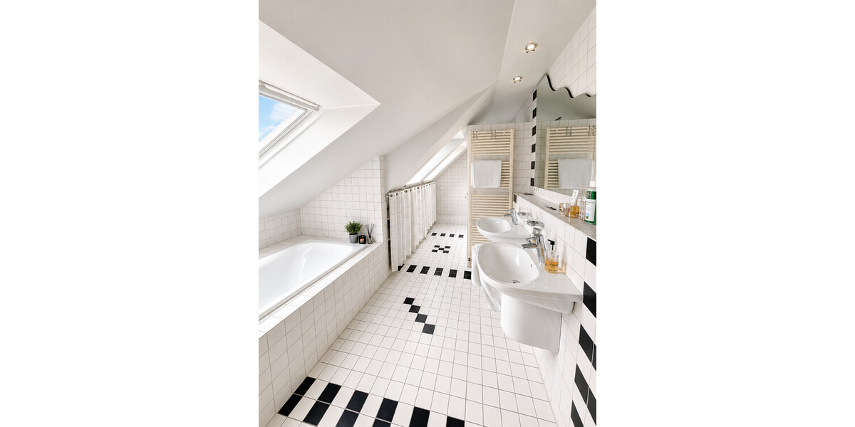 Charakterimmobilie mit Einliegerwohnung auf außergewöhnlichem Naturgrundstück - Einfamilienhaus Hüllhorst | Angebot:26598505