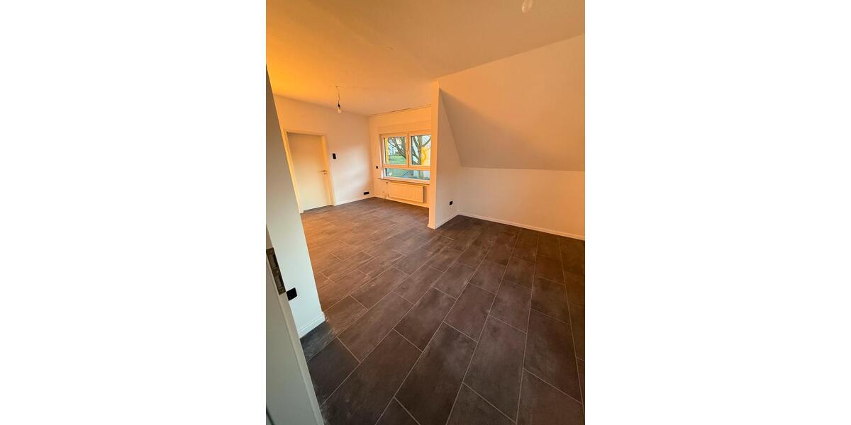 Dachgeschoßwohnung Herford Falkendiek - 4 Zimmer, 110 m&sup2;, 1.100&euro; | Angebot:25922777