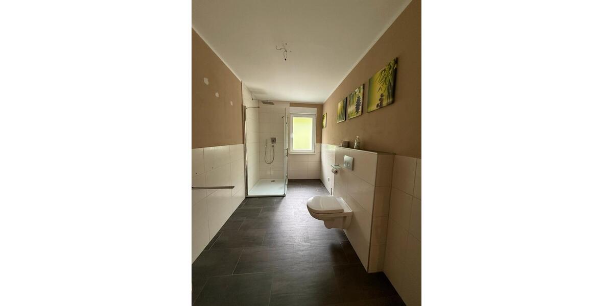 Maisonettenwohnung Hüllhorst - 8 Zimmer, 244 m&sup2;, 2.140&euro; | Angebot:26517468