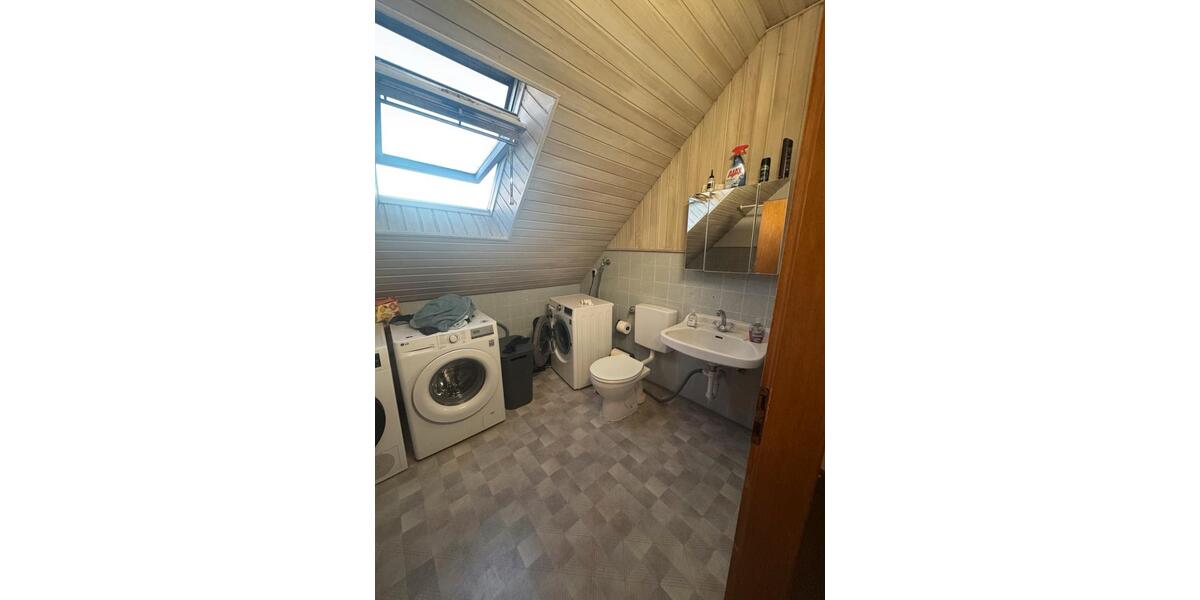 Dachgeschoßwohnung Herford Diebrock - 6 Zimmer, 165 m&sup2;, 890&euro; | Angebot:26007092