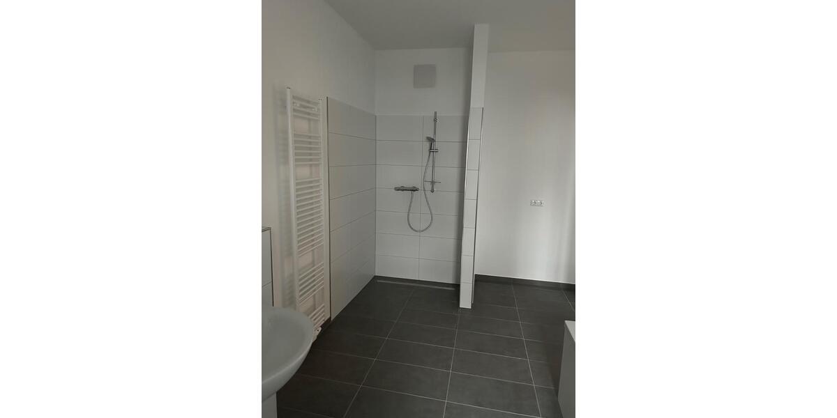 Erdgeschoßwohnung Bückeburg - 4 Zimmer, 142 m&sup2;, 1.700&euro; | Angebot:25413054