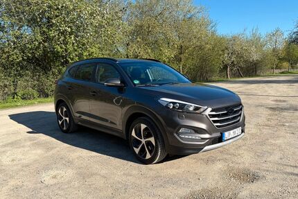 Hyundai TUCSON 103.000 km 15.990 &euro; Lemgo 32657