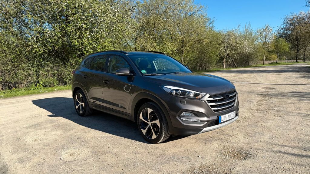 Hyundai TUCSON 103.000 km 15.990 &euro; Lemgo 32657