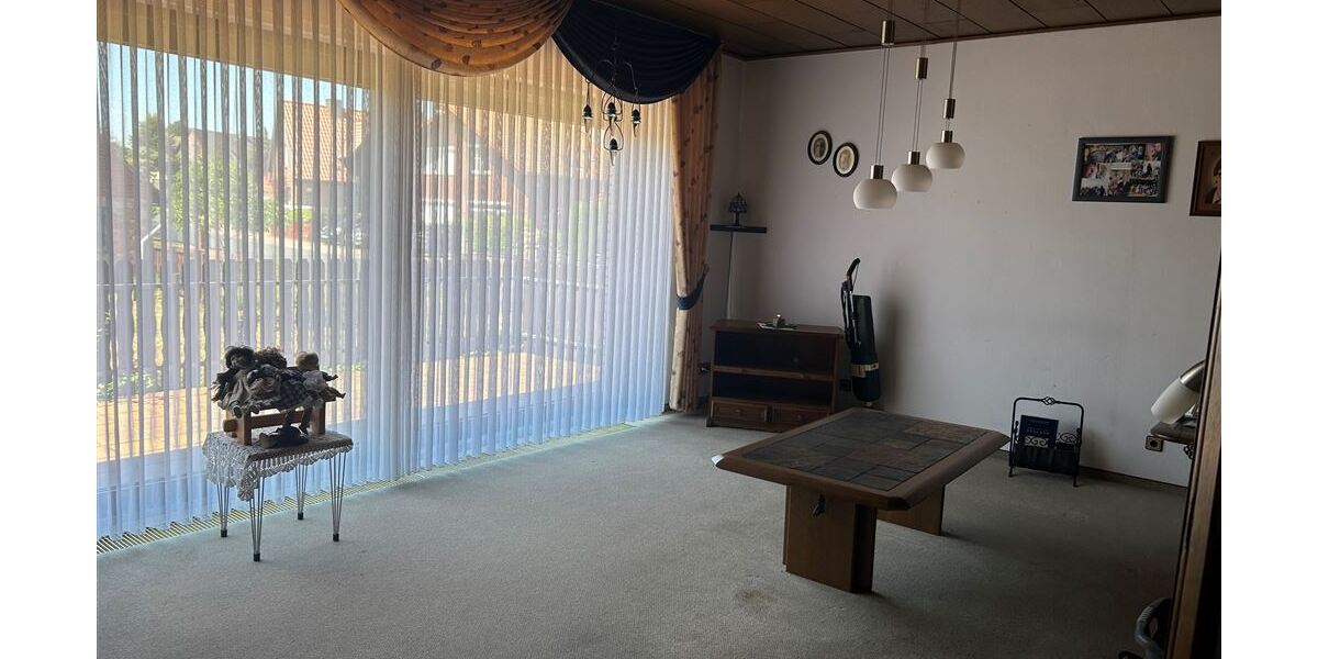 Vielseitiges Einfamilienhaus mit viel Platz und Potenzial in zentraler Lager von Stolzenau - Bungalow Stolzenau | Angebot:26858113