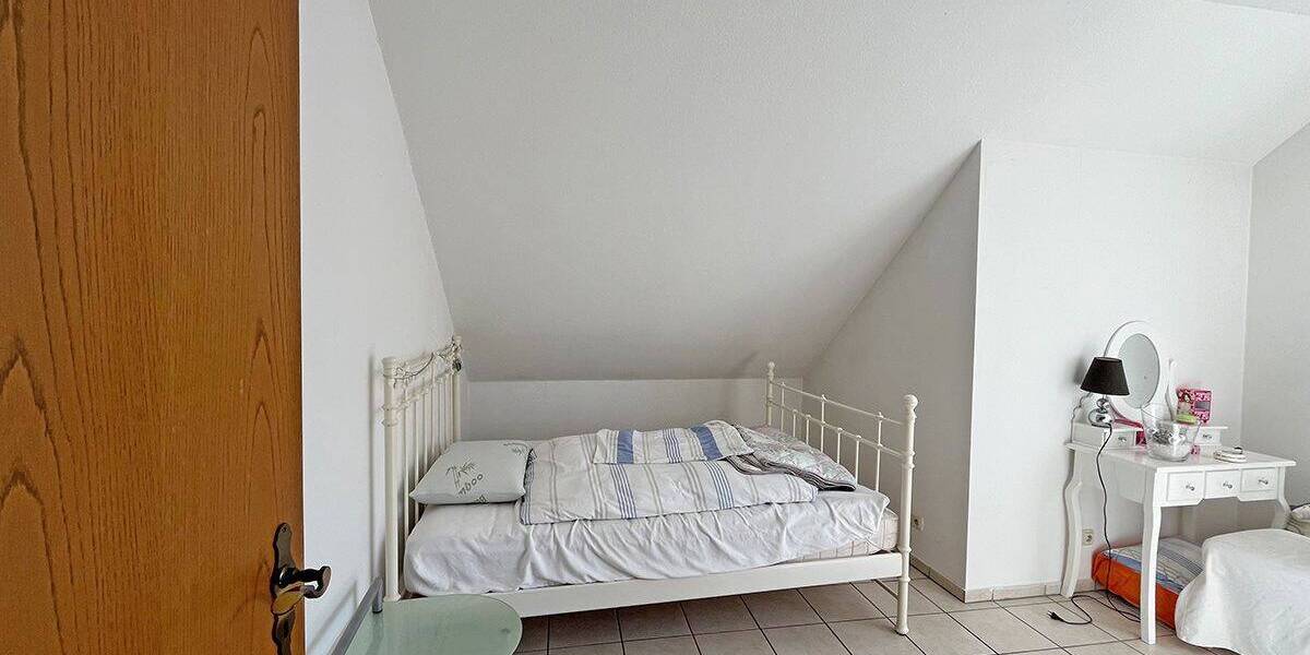 Mehrfamilienhaus, Wohnhaus Enger Besenkamp - 7 Zimmer, 250 m&sup2;, 650.000&euro; | Angebot:25697453