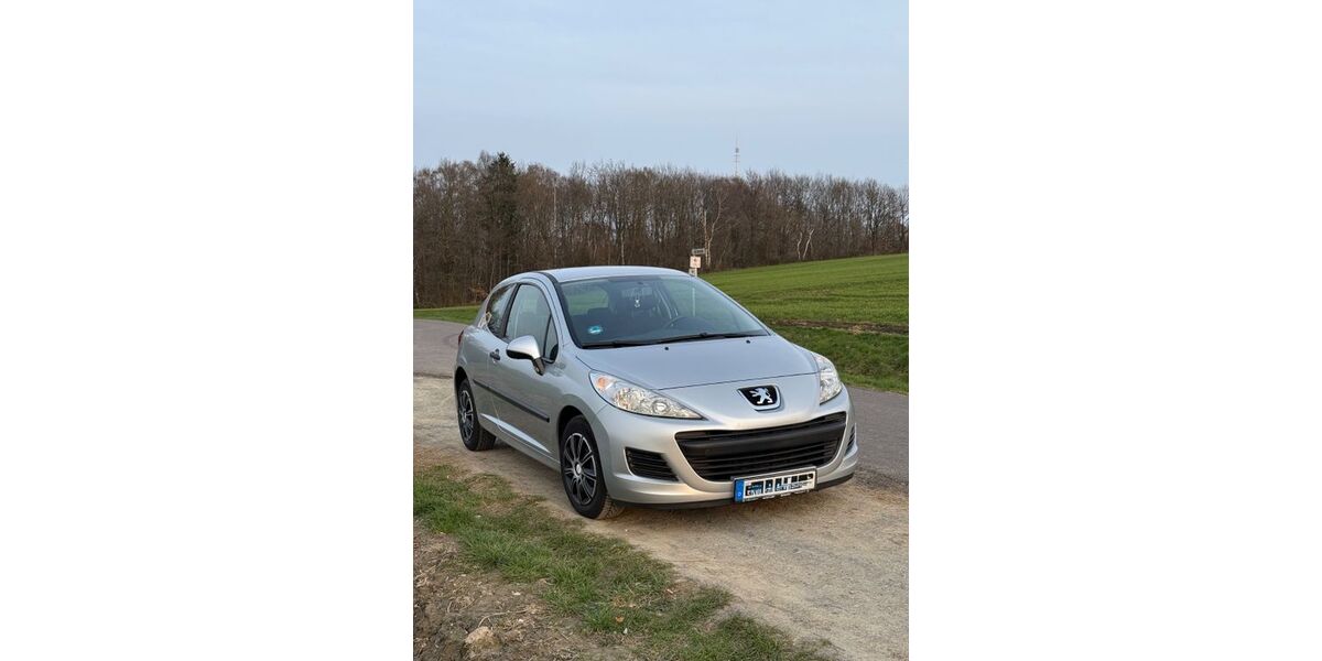 Peugeot 207 159.000 km 2.199 &euro; Herford 32049