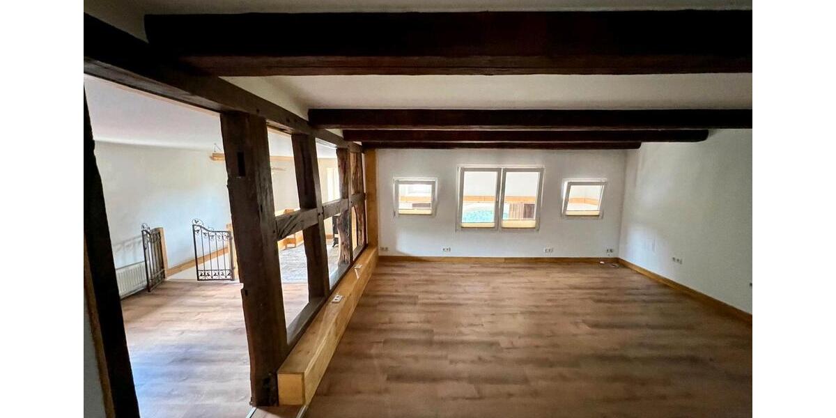 Einfamilienhaus Bad Salzuflen Ehrsen-Breden - 7 Zimmer, 250 m&sup2;, 2.000&euro; | Angebot:25982318