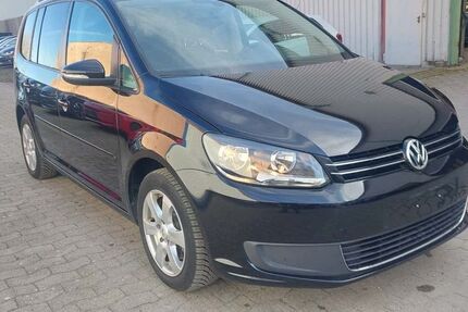 VW Touran 114.500 km 9.900 &euro; Stolzenau 31592
