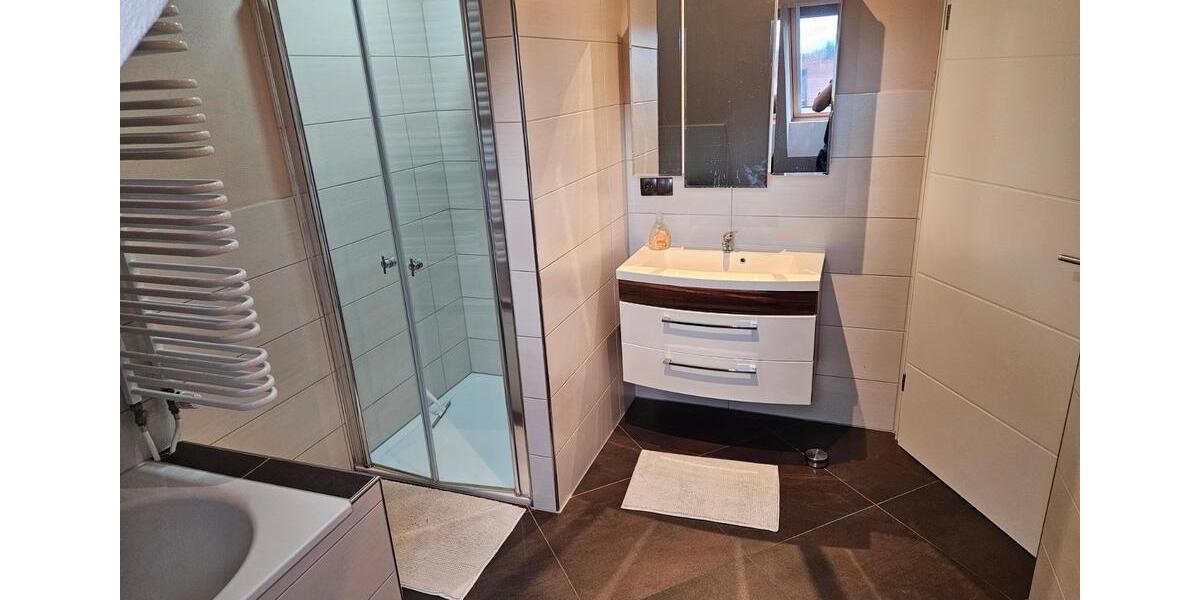 Einfamilienhaus Uchte - 11 Zimmer, 240 m&sup2;, 350.000&euro; | Angebot:26487375