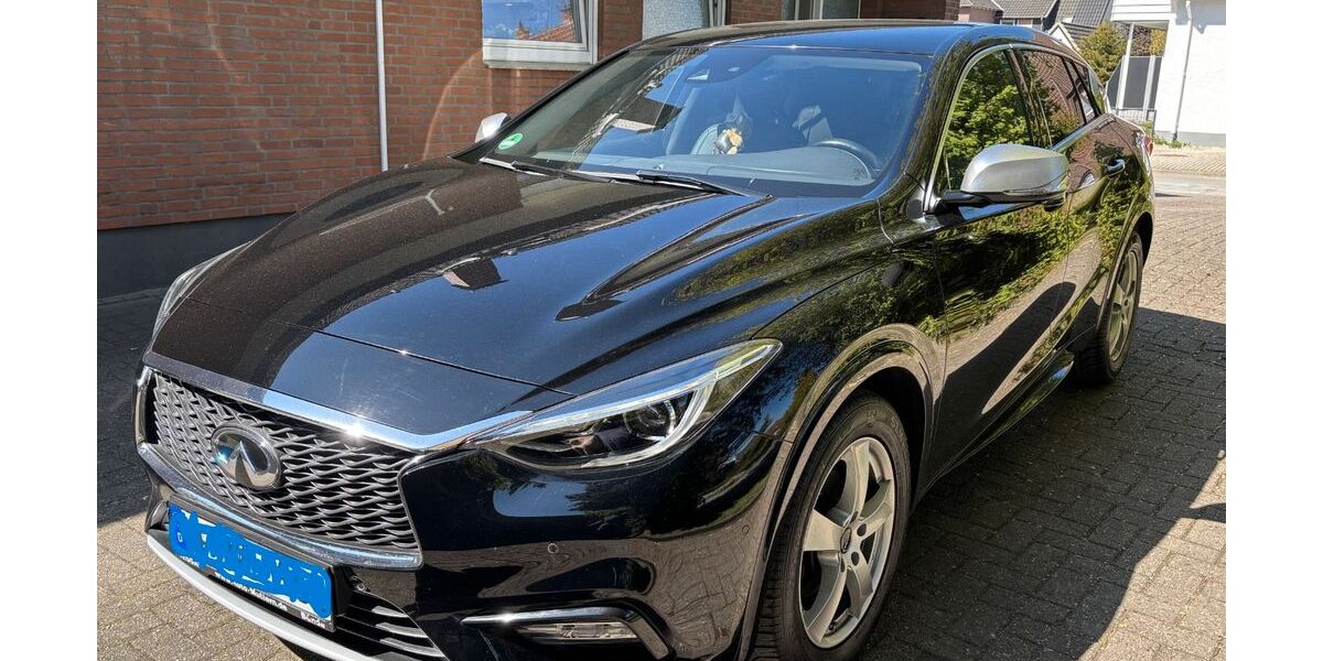 INFINITI Q30 79.580 km 15.499 &euro; Bünde 32257