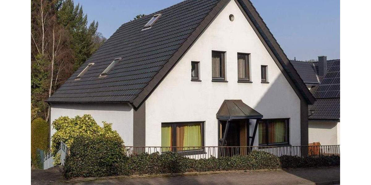 Einfamilienhaus Vlotho - 7 Zimmer, 165 m&sup2;, 175.000&euro; | Angebot:25716921