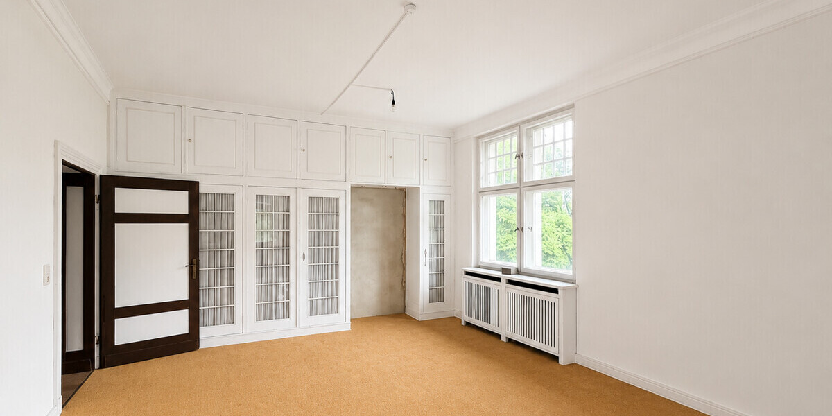 Denkmalgeschützte Fabrikantenvilla an der Weser – Parkgrundstück mit drei zusätzlichen Bauplätzen - Mehrfamilienhaus, Wohnhaus Vlotho | Angebot:26857223