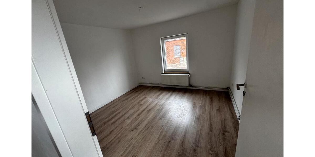 Erdgeschoßwohnung Hessisch Oldendorf - 3 Zimmer, 70 m&sup2;, 600&euro; | Angebot:25948821