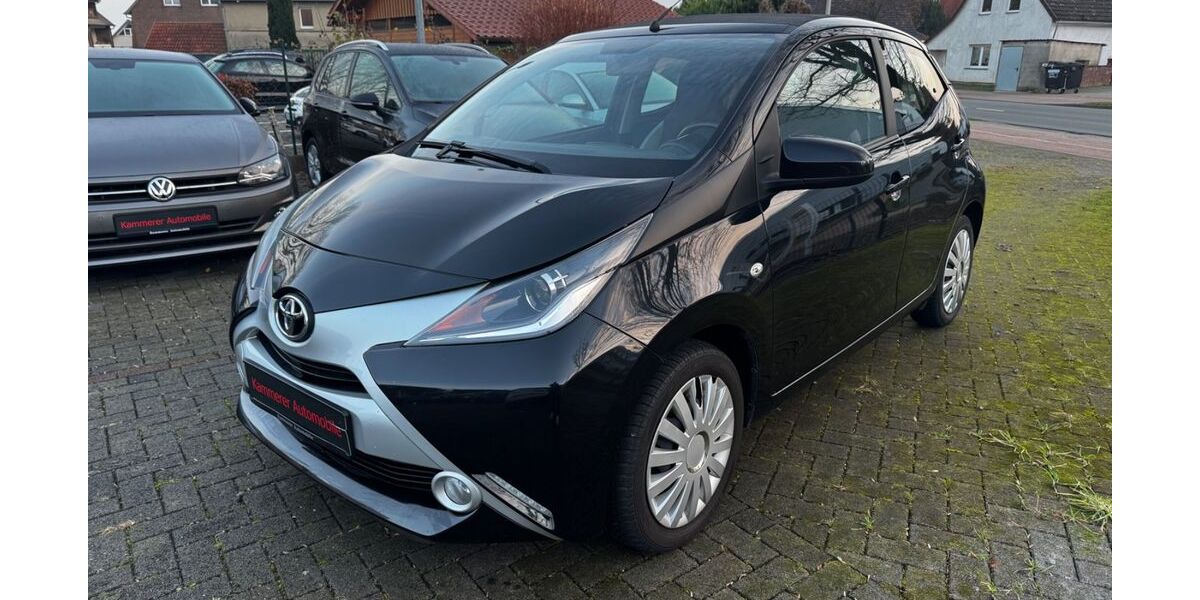Toyota Aygo (X) 92.000 km 7.000 &euro; Porta Westfalica 32457