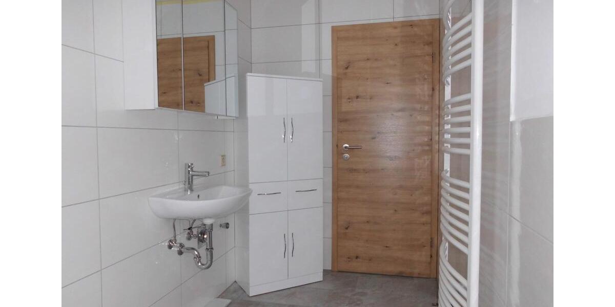 Dachgeschoßwohnung Rodenberg - 3 Zimmer, 80 m&sup2;, 500&euro; | Angebot:25613332