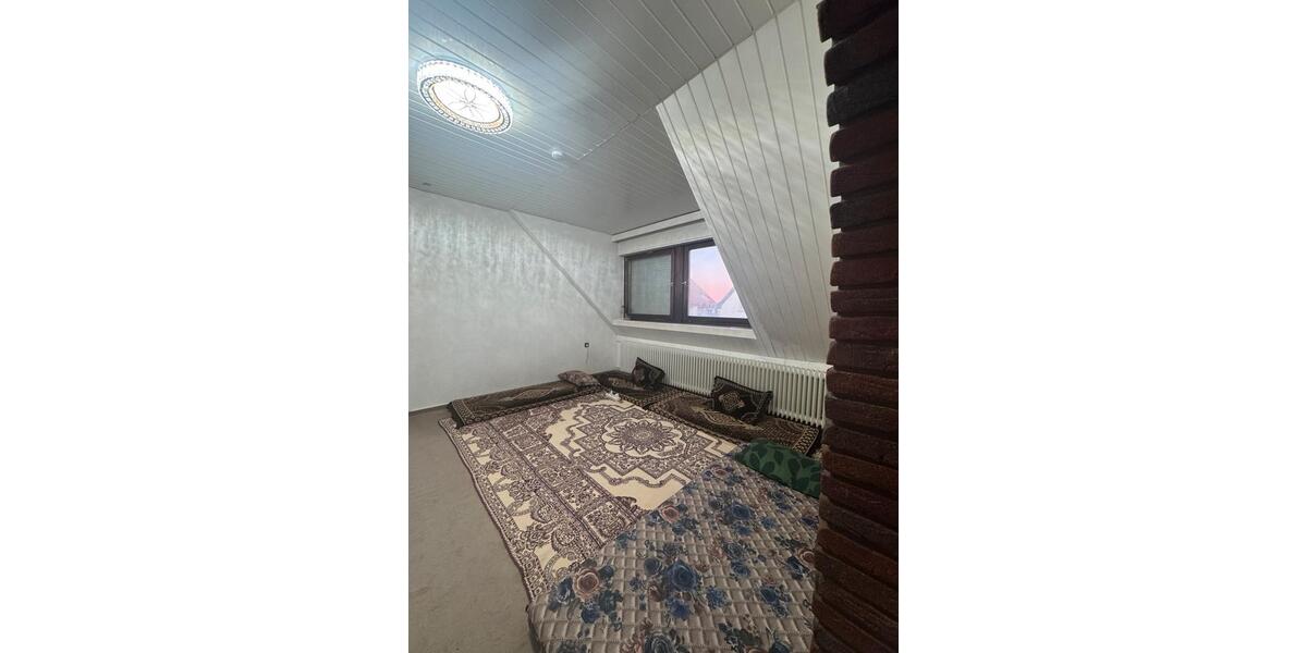 Dachgeschoßwohnung Herford Diebrock - 6 Zimmer, 165 m&sup2;, 890&euro; | Angebot:26007092