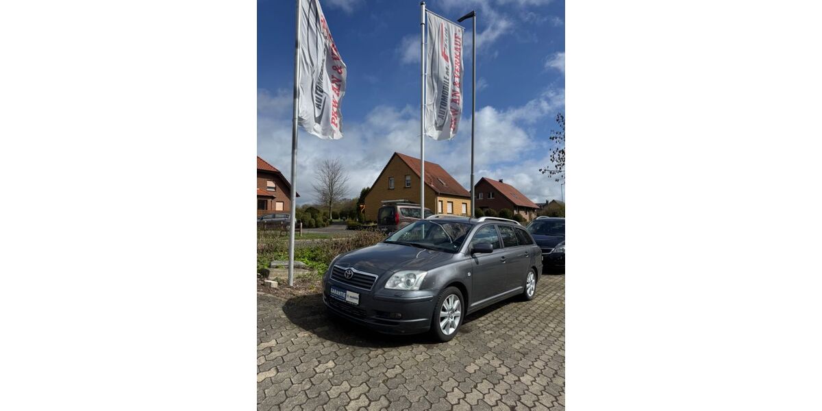 Toyota Avensis 106.000 km 5.499 &euro; bad oeynhausen 32549