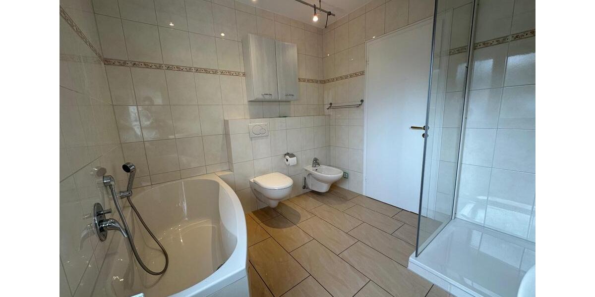 Etagenwohnung Herford Falkendiek - 4 Zimmer, 133 m&sup2;, 1.380&euro; | Angebot:25294107