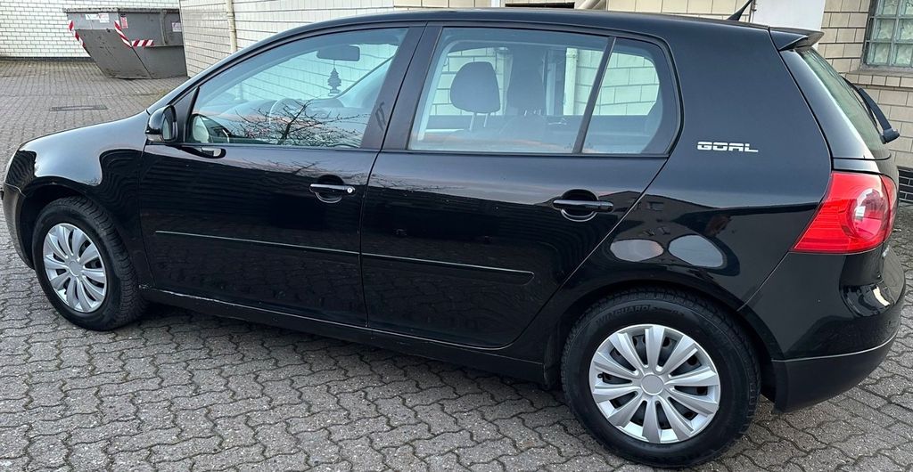 VW Golf 260.000 km 1.400 &euro; Löhne 32584
