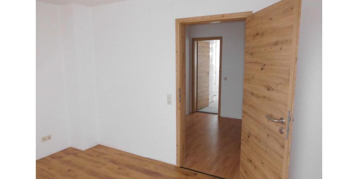 Dachgeschoßwohnung Rodenberg - 3 Zimmer, 80 m&sup2;, 500&euro; | Angebot:25613332