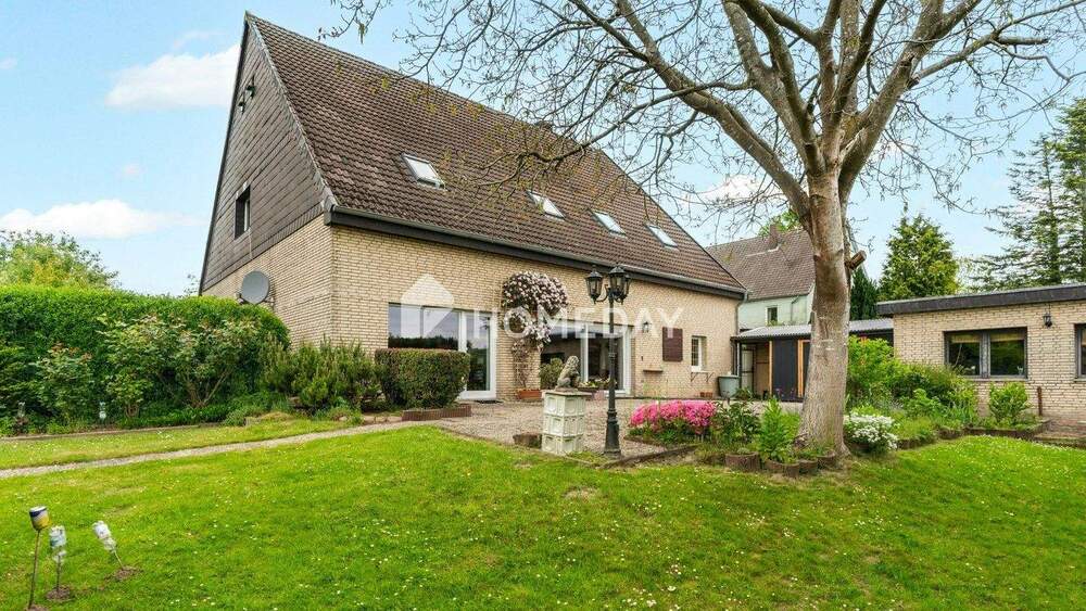 Etagenwohnung Herford Innenstadt - 4 Zimmer, 152 m&sup2;, 229.000&euro; | Angebot:25677653