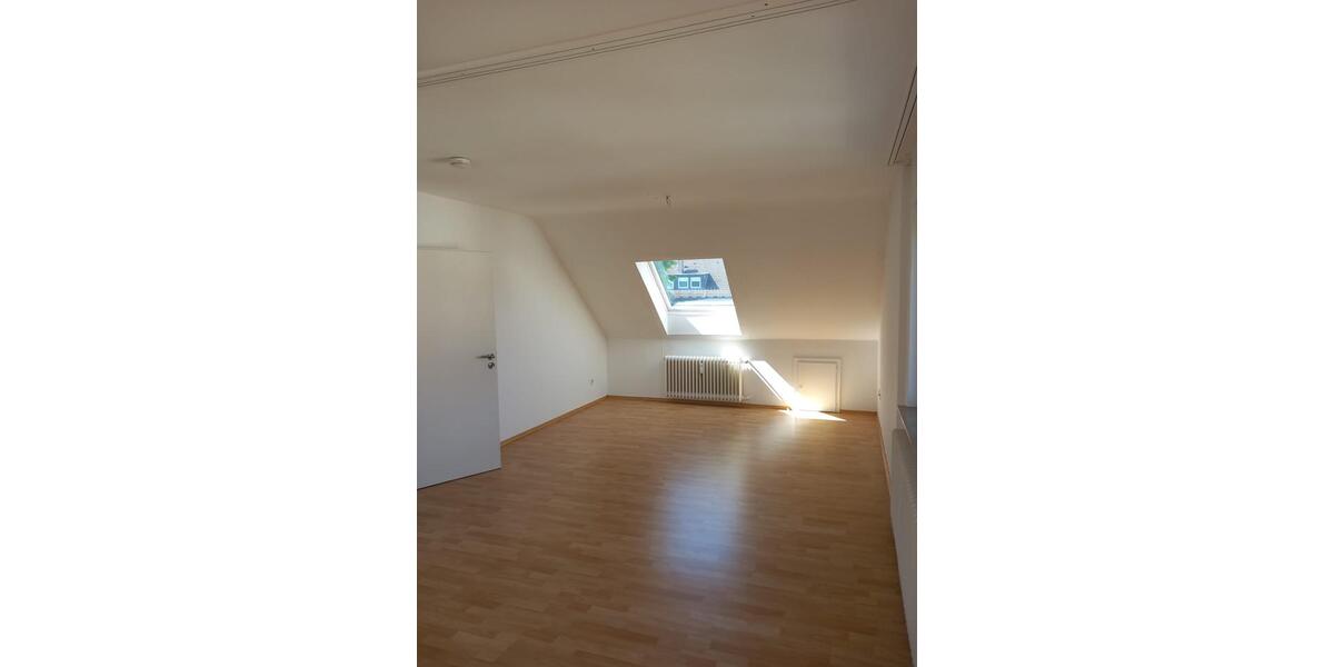 Dachgeschoßwohnung Bad Salzuflen - 1 Zimmer, 50 m&sup2;, 450&euro; | Angebot:26700868