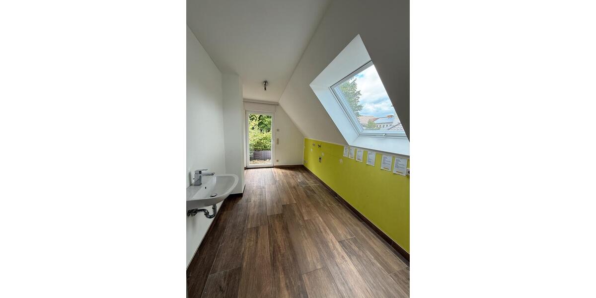 Mehrfamilienhaus, Wohnhaus Hüllhorst - 8 Zimmer, 244 m&sup2;, 1.990&euro; | Angebot:26533419