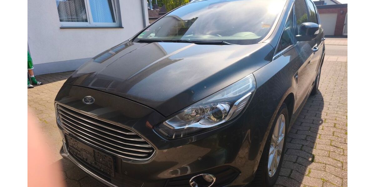 Ford S-Max 185.000 km 12.999 &euro; Bünde 32257