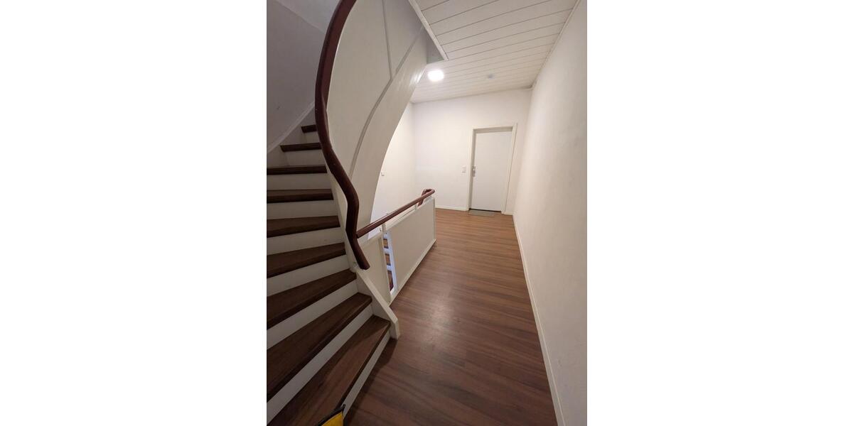 Etagenwohnung Herford Falkendiek - 6 Zimmer, 195 m&sup2;, 287.000&euro; | Angebot:26148864