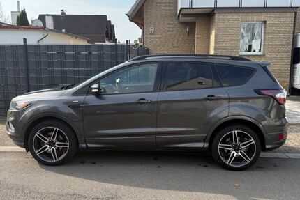Ford Kuga 123.000 km 13.900 &euro; Löhne 32584