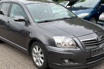 Toyota Avensis 269.000 km 2.490 &euro; Rinteln 31737