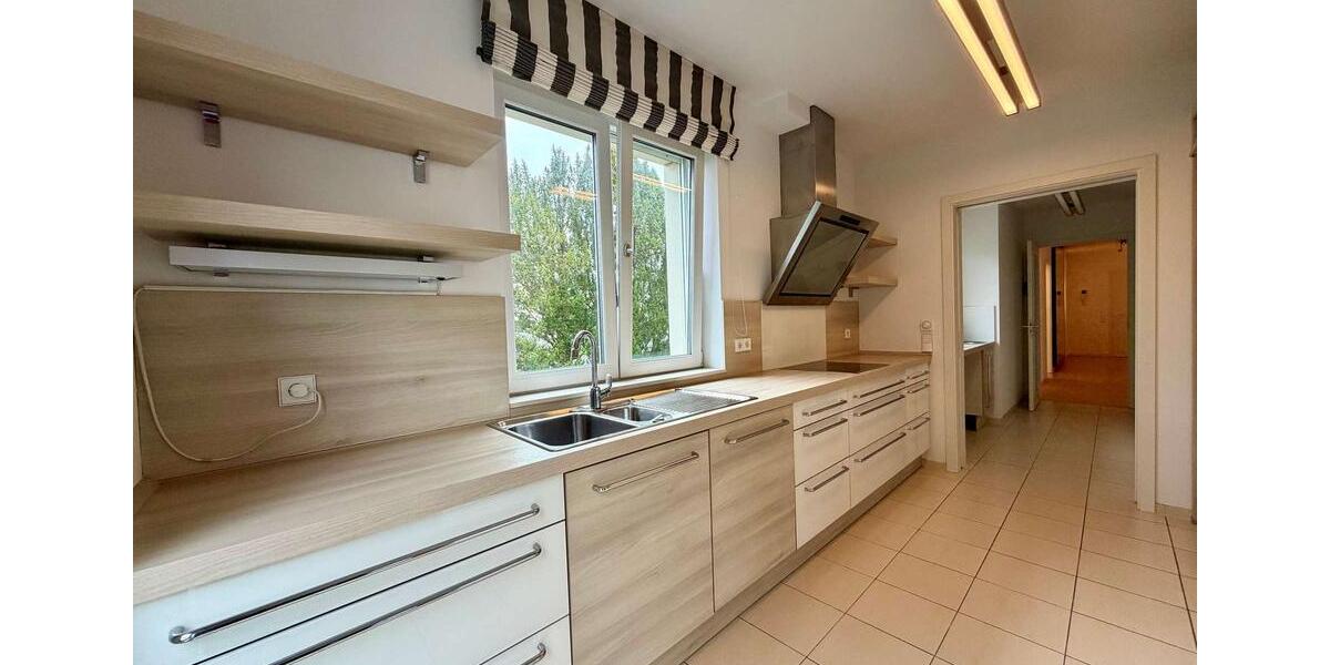 Etagenwohnung Bad Oeynhausen - 3 Zimmer, 160 m&sup2;, 1.750&euro; | Angebot:25648654