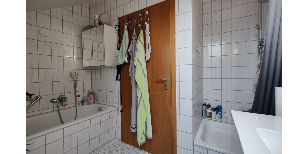 Großzügiges Mehrfamilienhaus, Generationen unter einem Dach oder zur Vermietung - Mehrfamilienhaus, Wohnhaus Enger | Angebot:25221539