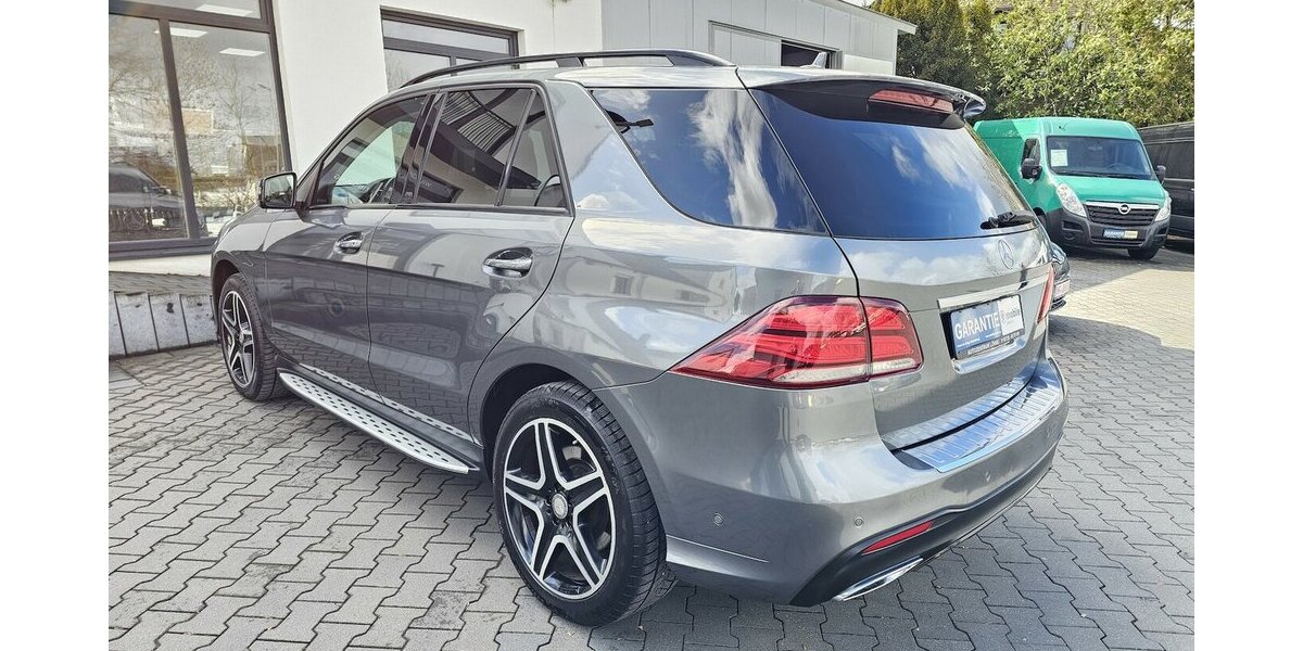 Mercedes-Benz GLE 350 d 4M AMG Line Night 360° LED AHK PANO. 136.546 km 37.990 &euro; Löhne 32584