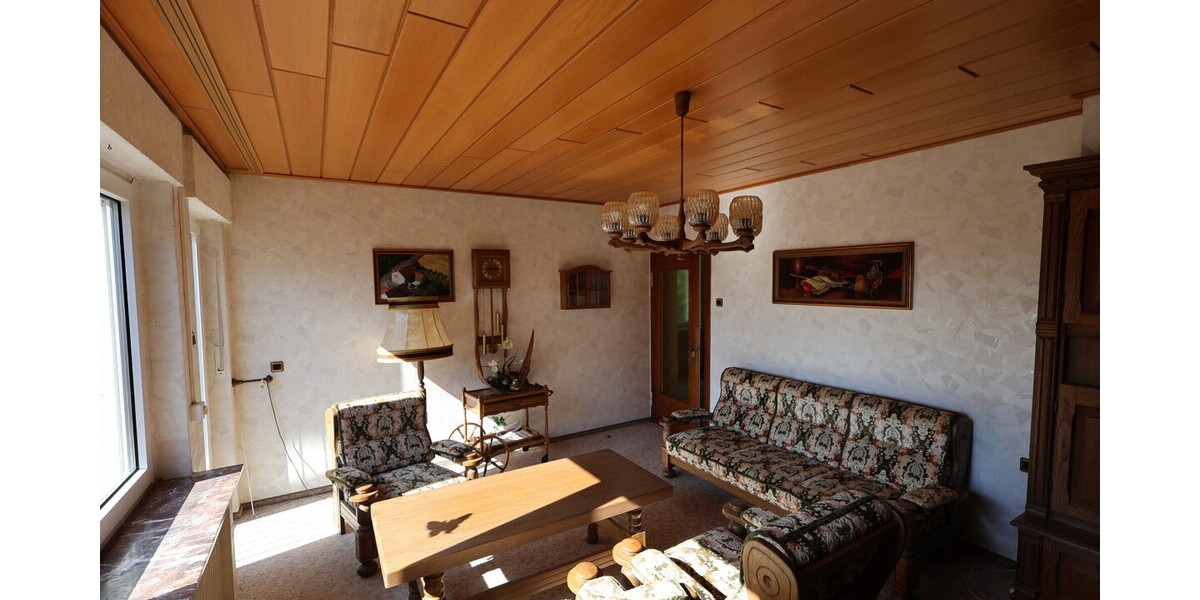 Einfamilienhaus mit Potenzial – ruhige Lage, nur ein Nachbar - Einfamilienhaus Hüllhorst | Angebot:22941402