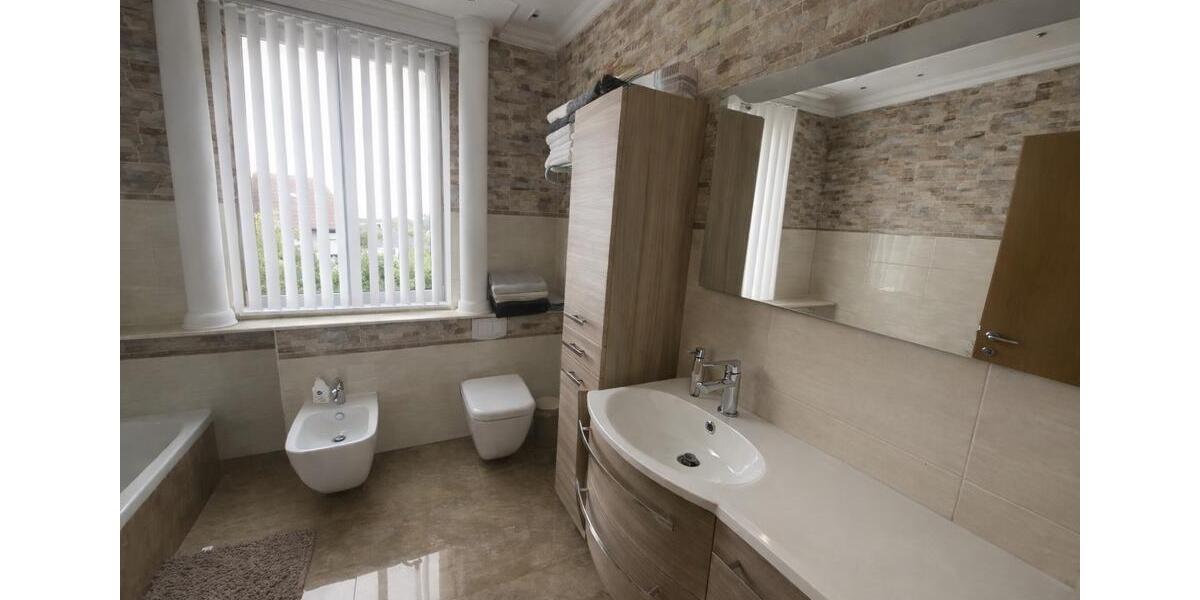 Bungalow Porta Westfalica - 5 Zimmer, 142 m&sup2;, 1.900&euro; | Angebot:26051075