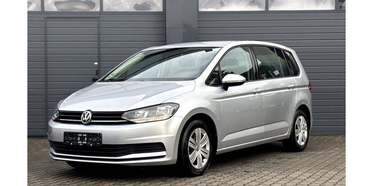 VW Touran 106.412 km 12.400 &euro; Bückeburg 31675