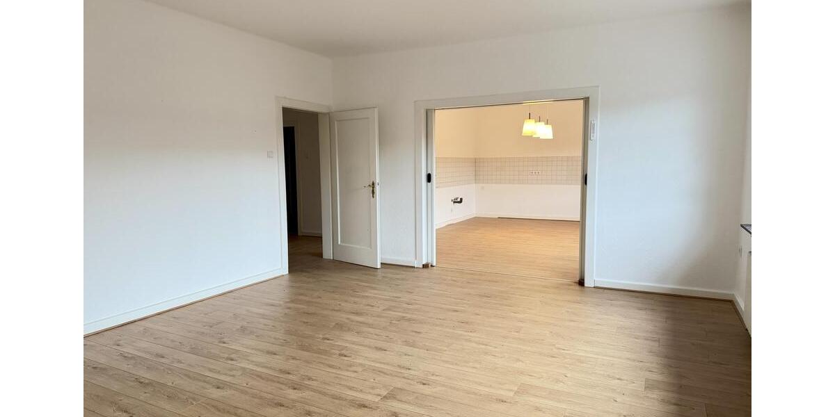 Etagenwohnung Hiddenhausen - 4 Zimmer, 154 m&sup2;, 1.000&euro; | Angebot:24712172