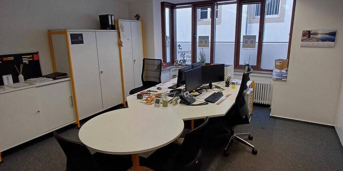 Gewerbeobjekt Lemgo - 5 Zimmer, 150 m&sup2;, 900&euro; | Angebot:25745554