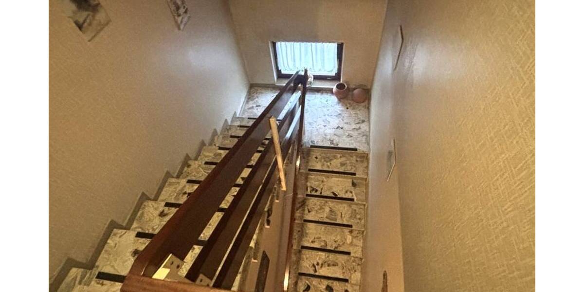 Mehrfamilienhaus, Wohnhaus Rinteln - 6 Zimmer, 175 m&sup2;, 275.000&euro; | Angebot:25800901