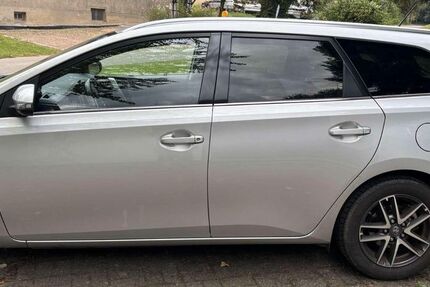 Toyota Auris Touring Sports 118.100 km 12.900 &euro; Rödinghausen 32289