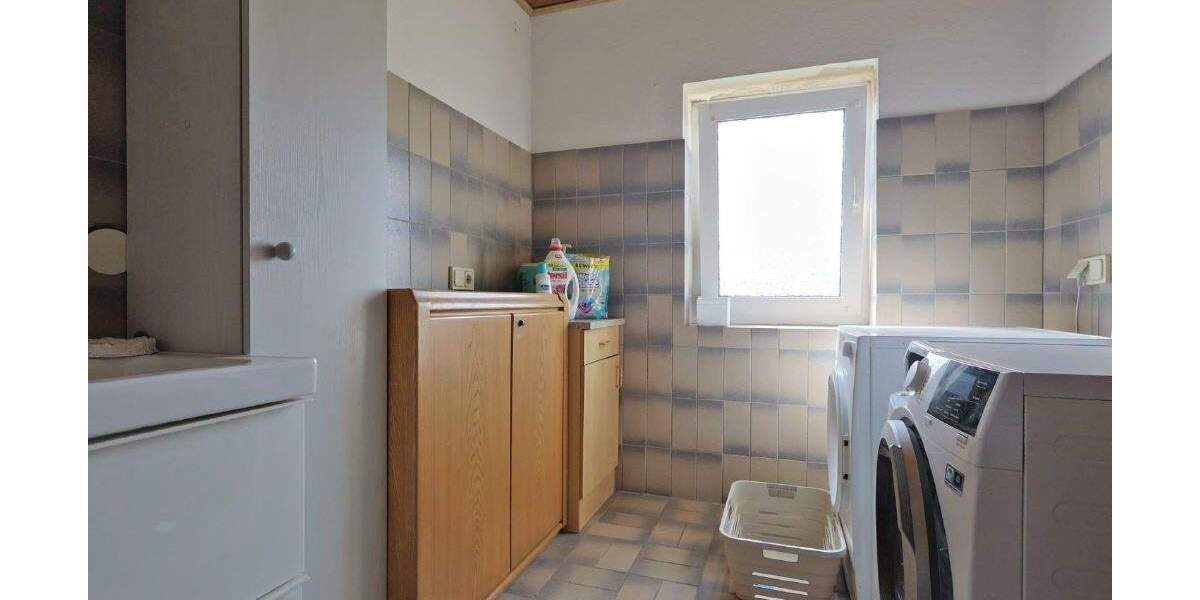 Einfamilienhaus Lübbecke Stockhausen - 8 Zimmer, 250 m&sup2;, 265.000&euro; | Angebot:25693510