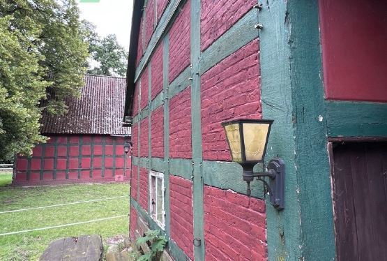 Historischer Niedersachsen- Bauernhof in Fachwerk mit Pferdeboxen u. tollen Eichenbaumbestand - Gewerbeobjekt Diepenau | Angebot:27295101