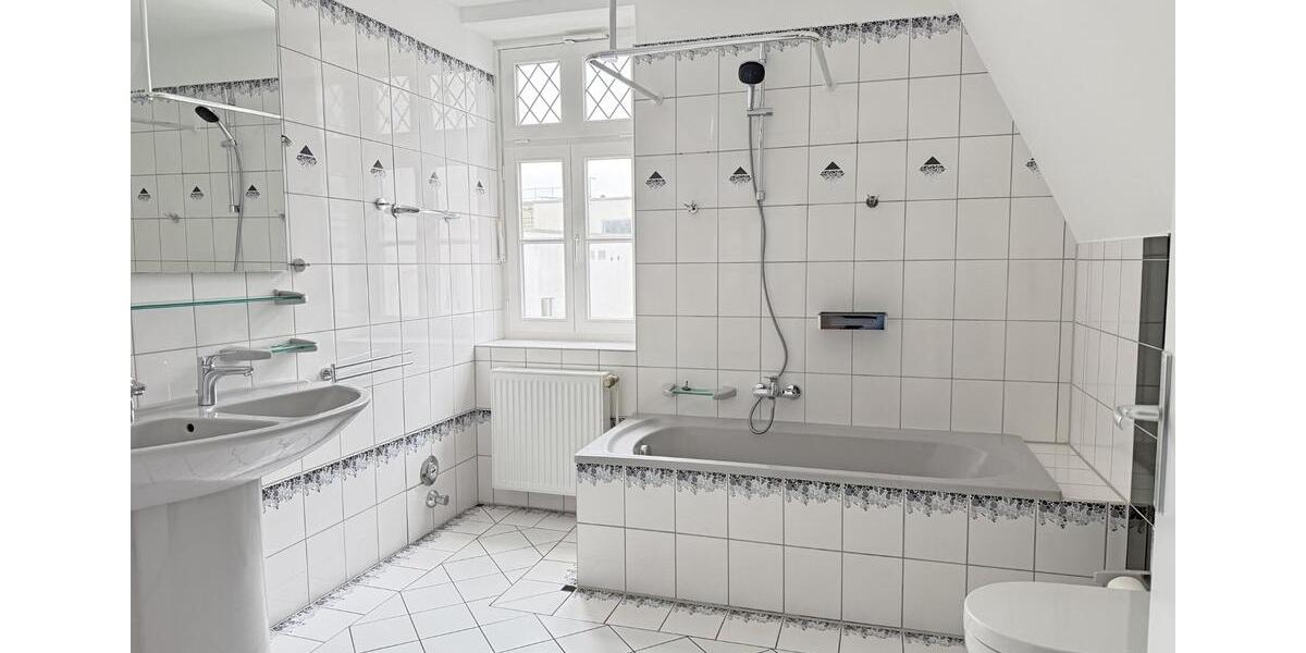 Maisonettenwohnung Bad Oeynhausen - 3 Zimmer, 115 m&sup2;, 980&euro; | Angebot:25342924