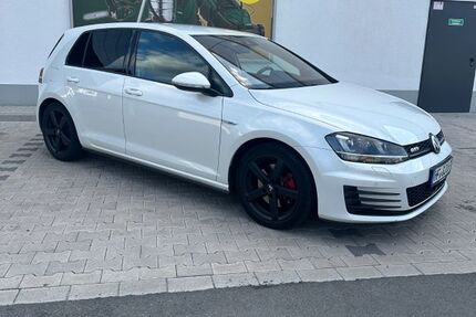 VW Golf 225.000 km 12.290 &euro; Herford 32049