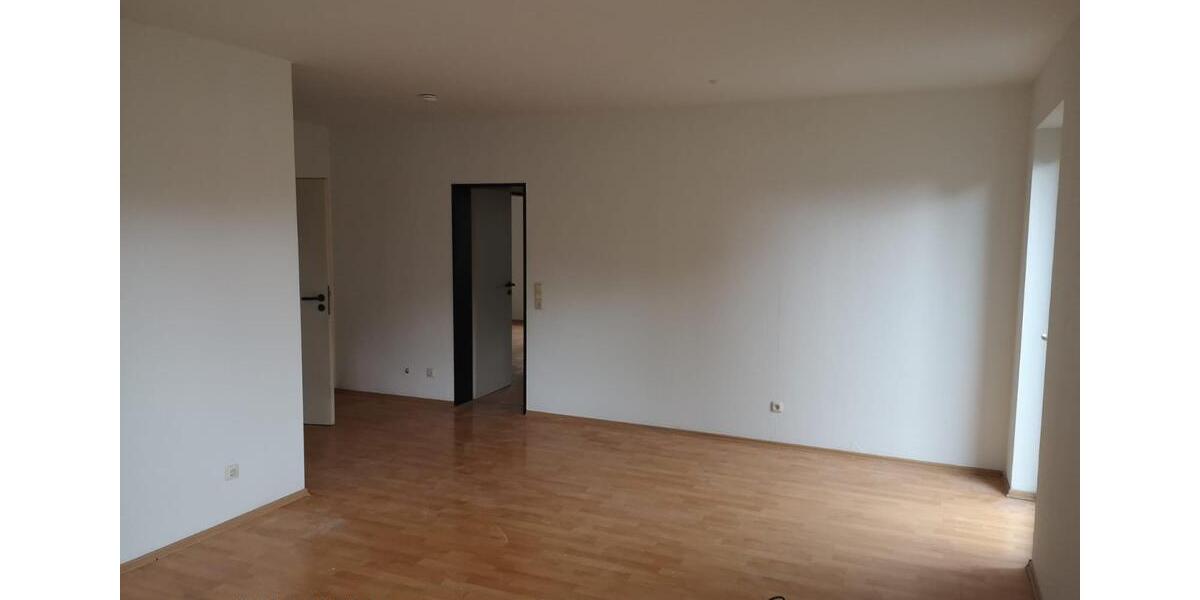 Erdgeschoßwohnung Enger - 3 Zimmer, 83 m&sup2;, 910&euro; | Angebot:25377942