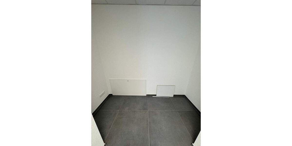 Gewerbeobjekt Lindhorst - 5 Zimmer, 207 m&sup2;, 2.200&euro; | Angebot:25681595