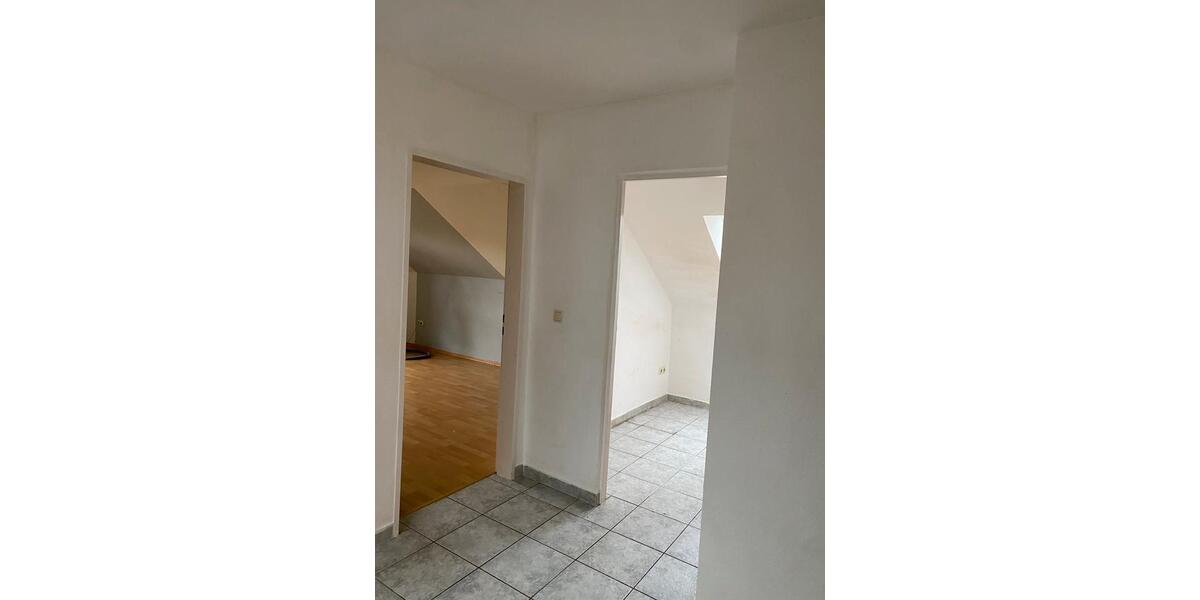 Dachgeschoßwohnung Petershagen - 4 Zimmer, 120 m&sup2;, 800&euro; | Angebot:26539772