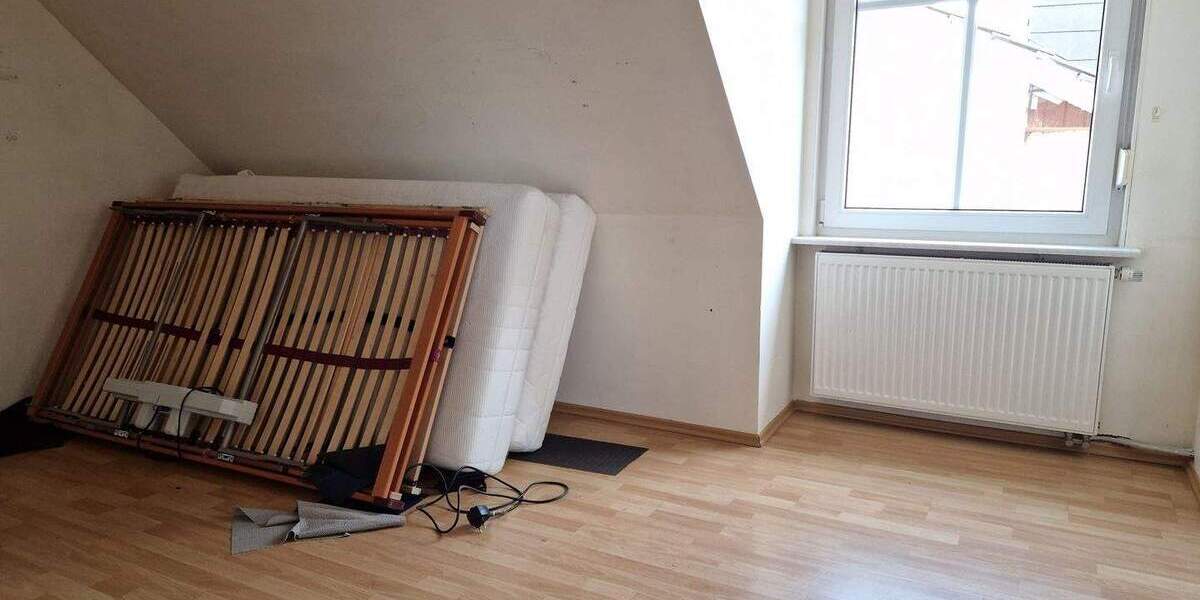 Einfamilienhaus Porta Westfalica Eisbergen - 8 Zimmer, 190 m&sup2;, 249.000&euro; | Angebot:25797141